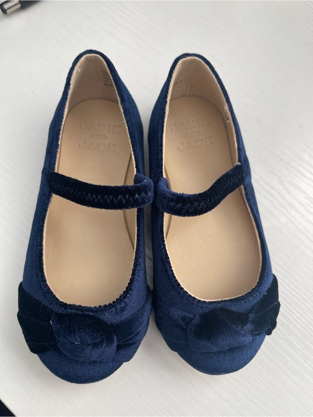 NWOT Janie and Jack Girls' Navy Velvet Mary Jane Shoes Size 7